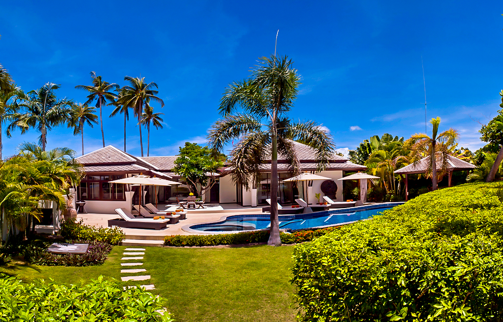 3 Bedroom Beach Front Villa with Private Pool at Plai Laem Samui