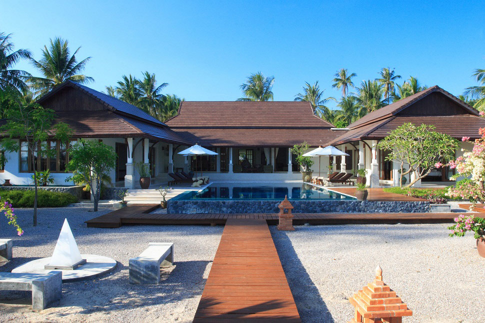 4 Bedroom Beach Front Villa with Private Pool at Laem Sett Samui
