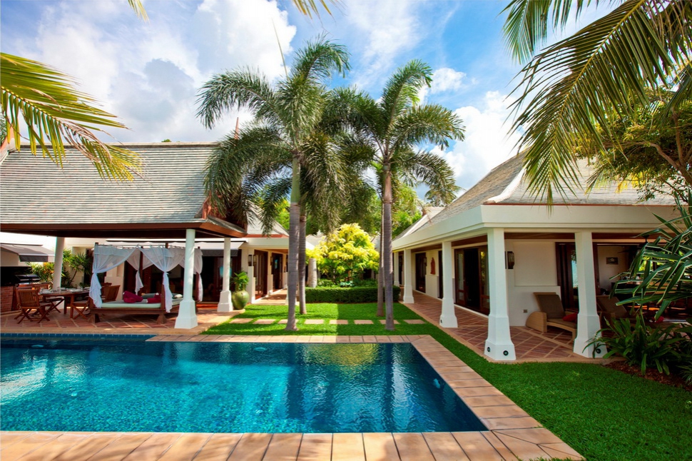 3 Bedroom Option Luxury Beach Front Villa with Private Pool at Maenam Samui