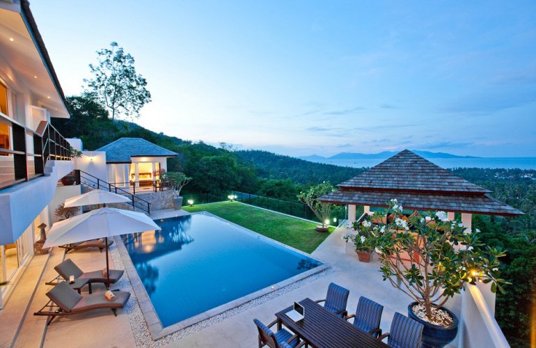 4 Bedroom Sea View Villa with Pool at Bophut Samui