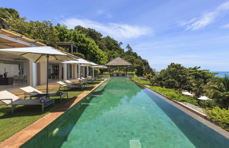 6 Bedroom Beach Front Villa with Pool at Chaweng Koh Samui