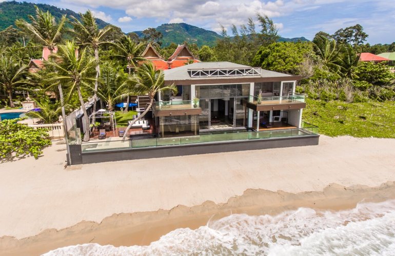 3 Bedroom Beach Front Villa with Infinity Pool at Lipa Noi Koh Samui 	