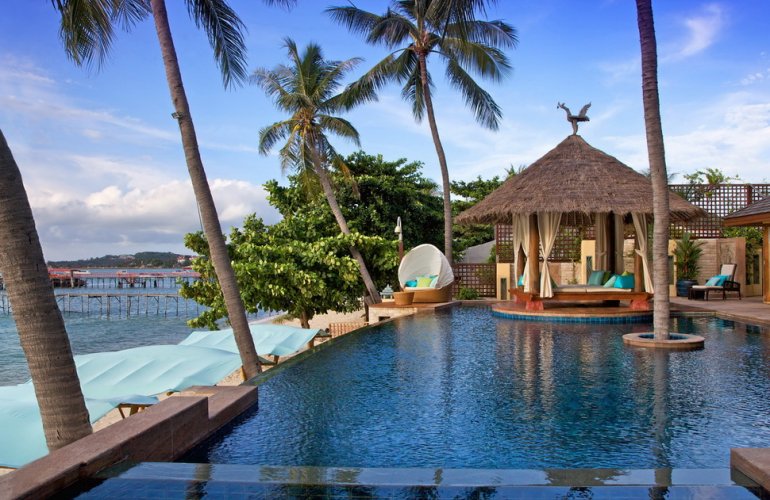 9 Bedroom Beach Front Villa with Private Pool at Bangrak Samui