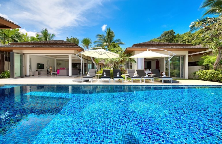 4 Bedroom Beach Front Villa with Private Pool at Bophut  Samui