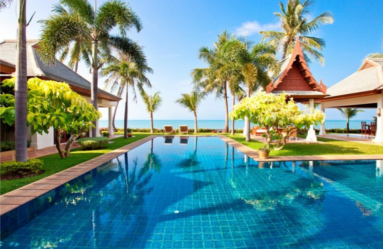 5 Bedroom Beach Front Villa with Pool at Maenam Koh Samui
